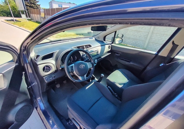 Toyota Yaris cena 11900 przebieg: 331000, rok produkcji 2012 z Bydgoszcz małe 106